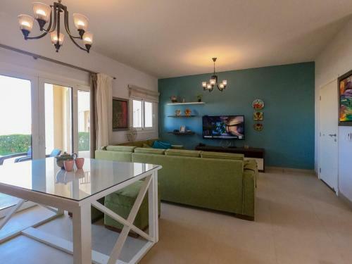 Exotic Retreat 2 Br Apartment In Water Side Lagoon Pool