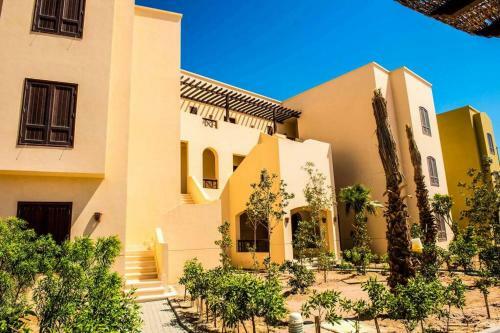 Apartamento El Gouna Luxurious 2br + Pool, Lagoon View In Sabina