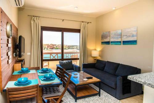 Apartamento El Gouna Luxurious 2br + Pool, Lagoon View In Sabina