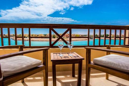 Apartamento El Gouna Luxurious 2br + Pool, Lagoon View In Sabina