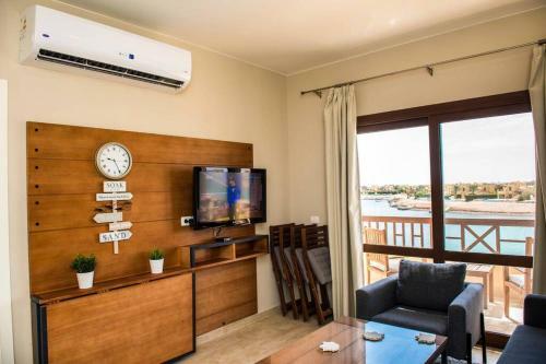 Apartamento El Gouna Luxurious 2br + Pool, Lagoon View In Sabina