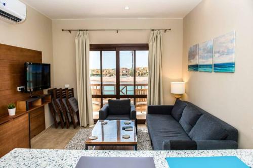 Apartamento El Gouna Luxurious 2br + Pool, Lagoon View In Sabina