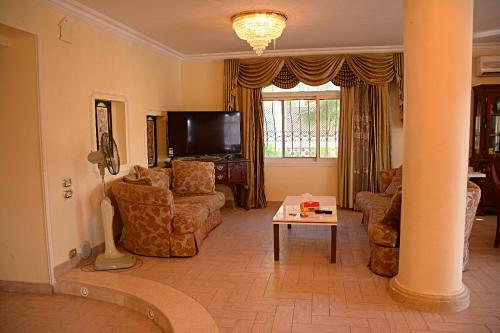Luxurious Villa With Private Pool And Beach