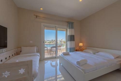 Joubal 1 - 3br Villa Private Pool Next To Marina