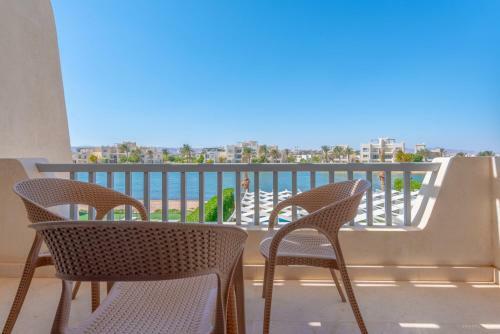 Joubal 1 - 3br Villa Private Pool Next To Marina