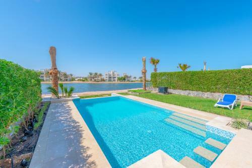Joubal 1 - 3br Villa Private Pool Next To Marina
