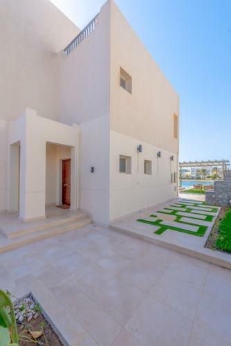 Joubal 1 - 3br Villa Private Pool Next To Marina