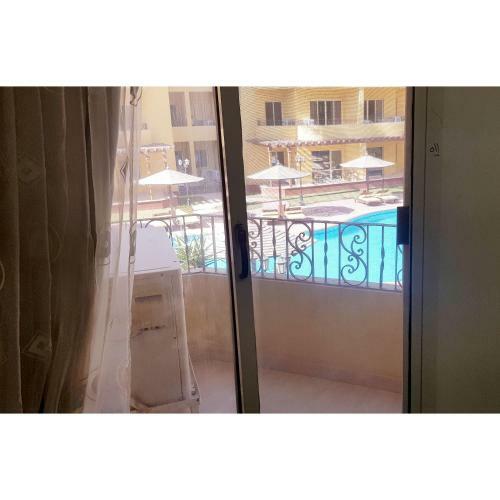 British Resort Pool View Apartments