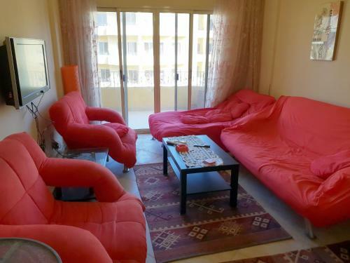 British Resort Pool View Apartments