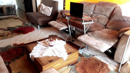 Hostal Private Room In Apartment With Sea & Hilton View