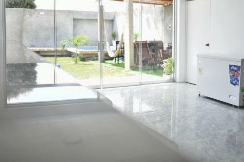 Linda Casa de Estreno En Col�n Con Piscina