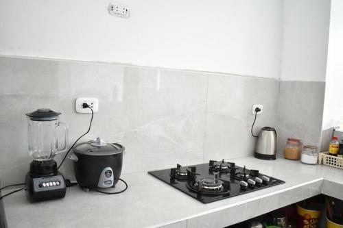 Linda Casa de Estreno En Col�n Con Piscina