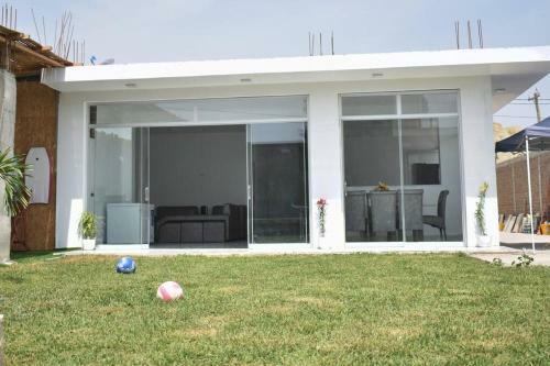 Linda Casa de Estreno En Col�n Con Piscina