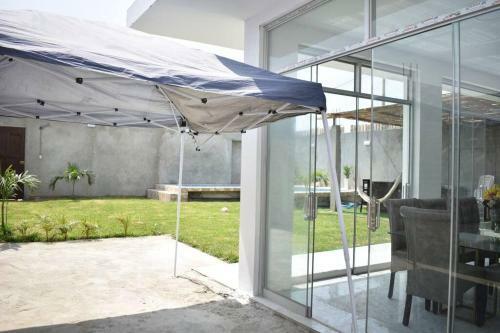 Linda Casa de Estreno En Col�n Con Piscina