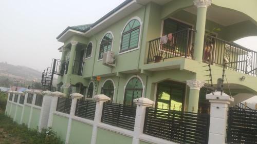 Apartamento Gyamfi Homes Apt 2