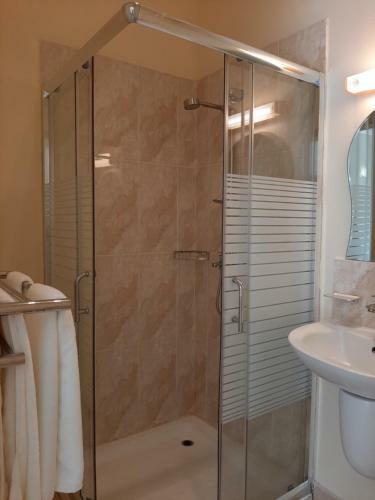 Stones Studios And Apartments