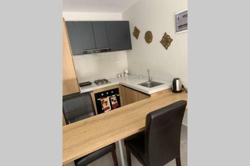Forest View Luxury Apartment In 3mins Walk To Beach Pool View Wifi