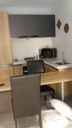 Forest View Luxury Apartment In 3mins Walk To Beach Pool View Wifi