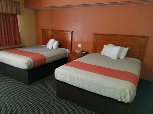 Holiday Terrace Motel