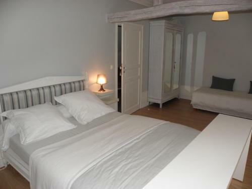 Bed & Breakfast Table Et Chambres D'h�tes Le Colombier