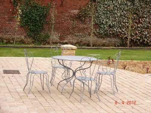Bed & Breakfast Table Et Chambres D'h�tes Le Colombier