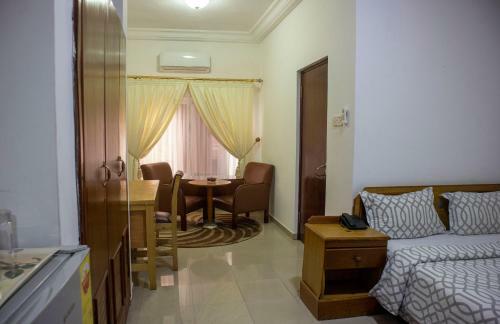 His Majesty's Hotel And Apartments