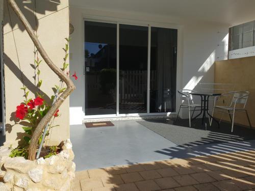 Stirling Apartments - Studio 1