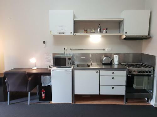 Stirling Apartments - Studio 2