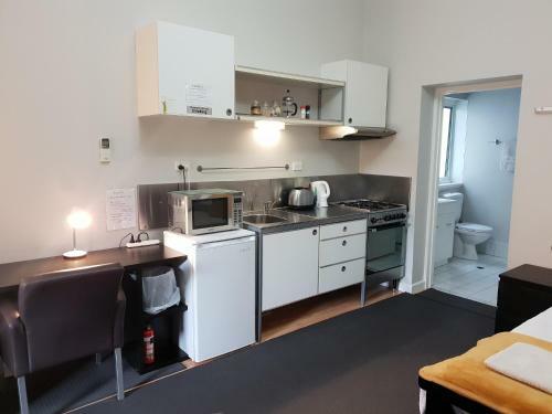Stirling Apartments - Studio 2