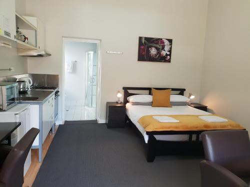 Stirling Apartments - Studio 2