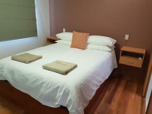 Ellen - Central Fremantle 1 Bedroom Apartment