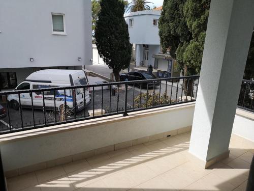 Apartments By The Sea Makarska - 16650