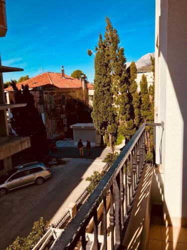 Apartments By The Sea Makarska - 16650