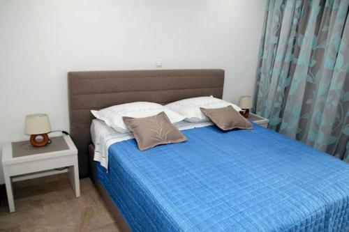 Apartments By The Sea Makarska - 16786