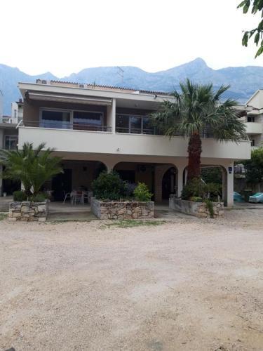Apartments By The Sea Makarska - 16786