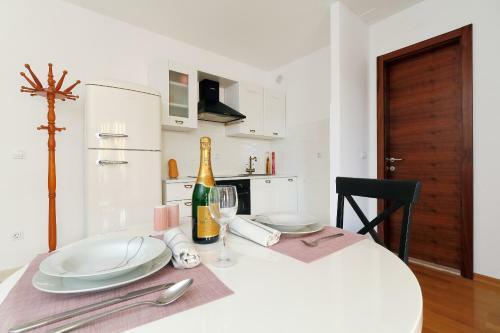 Seaview Gabriela Apartment