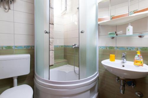 Apartments With Wifi Makarska - 6842