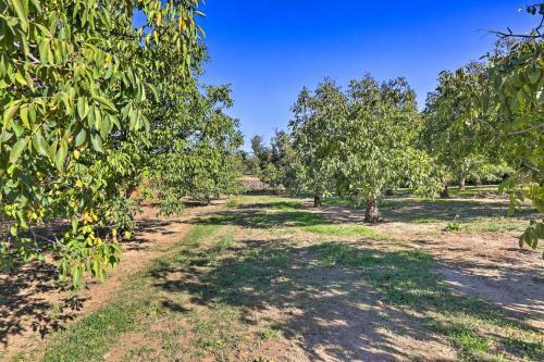Chic Ranch-style Home On 33-acre Walnut Ranch