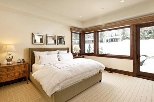 Fox Crossing Luxury Home