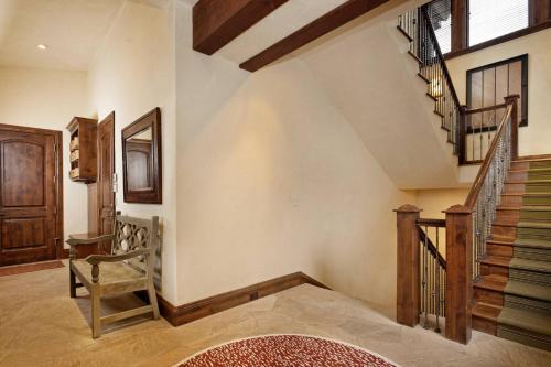 Fox Crossing Luxury Home