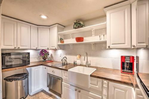 Pet-friendly Elizabeth Apartment On 3 Acres!