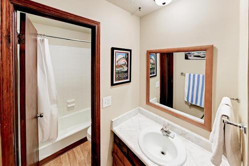 Mountian View Condo Unit S303