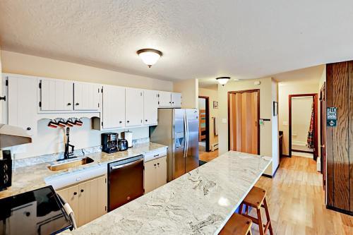 Mountian View Condo Unit S303