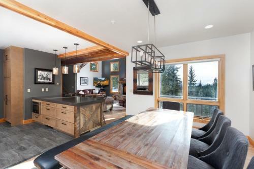 1601 Lake Purgatory Drive
