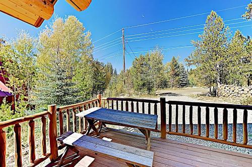 Breezy Bear Cabin
