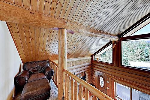 Breezy Bear Cabin