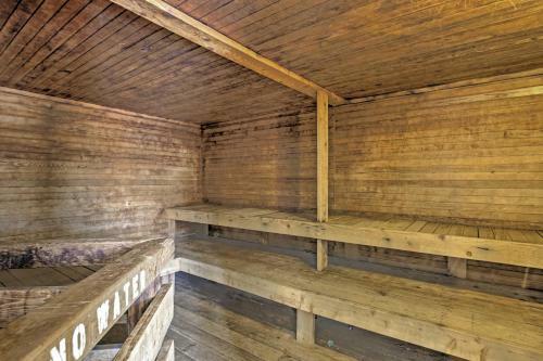 Apartamento Granby Alpine Escape With Pool, Hot Tub, Sauna!