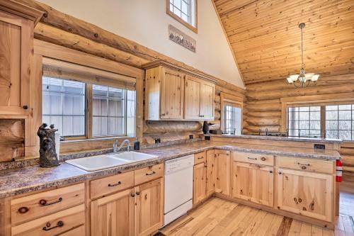 Idyllic Granby Cabin Perfect Family Getaway!