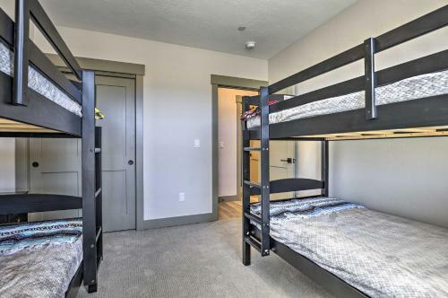 Granby Townhome With Mtn Views And Golf Access!