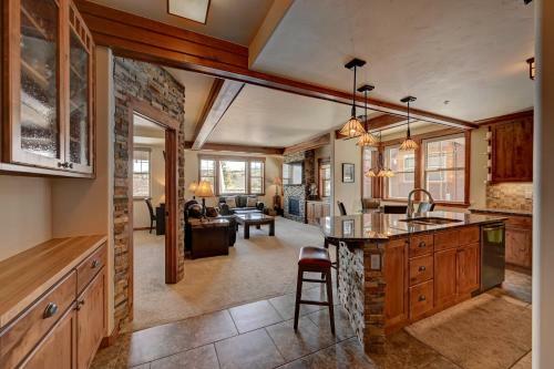 Apartamento Cozens Pointe I-101 Condo